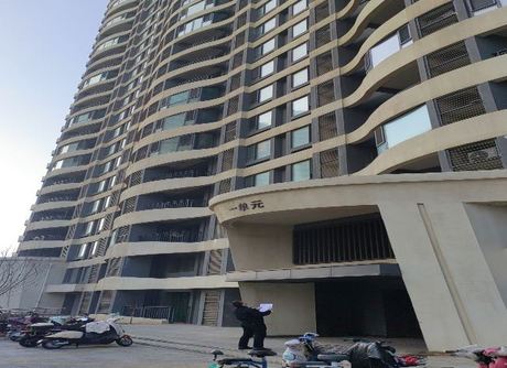 山东省青岛市黄岛区同江路1号内62栋1单元4305户 可贷款此标的物可提供贷款，具体请查看详情中的银行信息